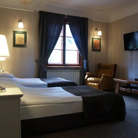 Lesny Dworek Guest house *