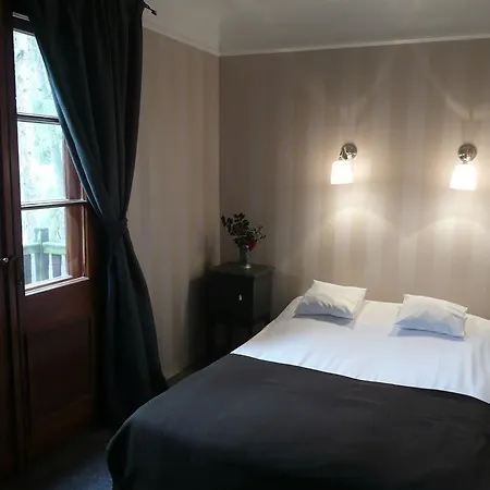Lesny Dworek Guest house *